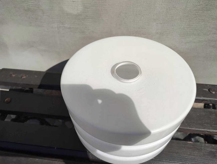 Stary klosz biały na lampkę,lampę,śr.15,7 wys.17,5 cm.