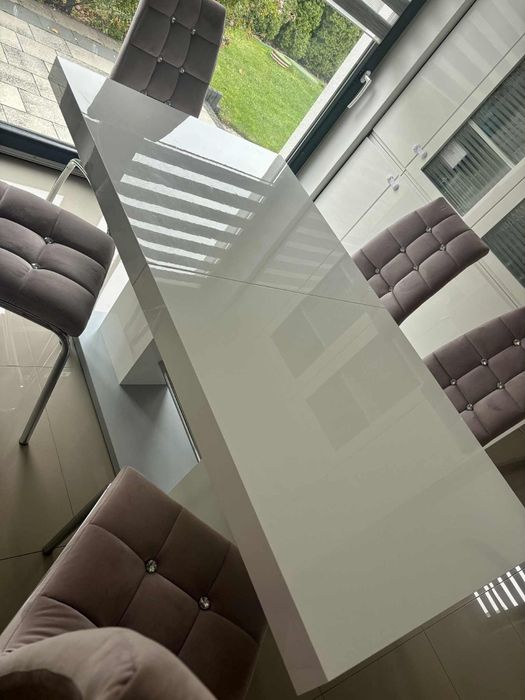 Stół biały w połysku jadalny rozkładany