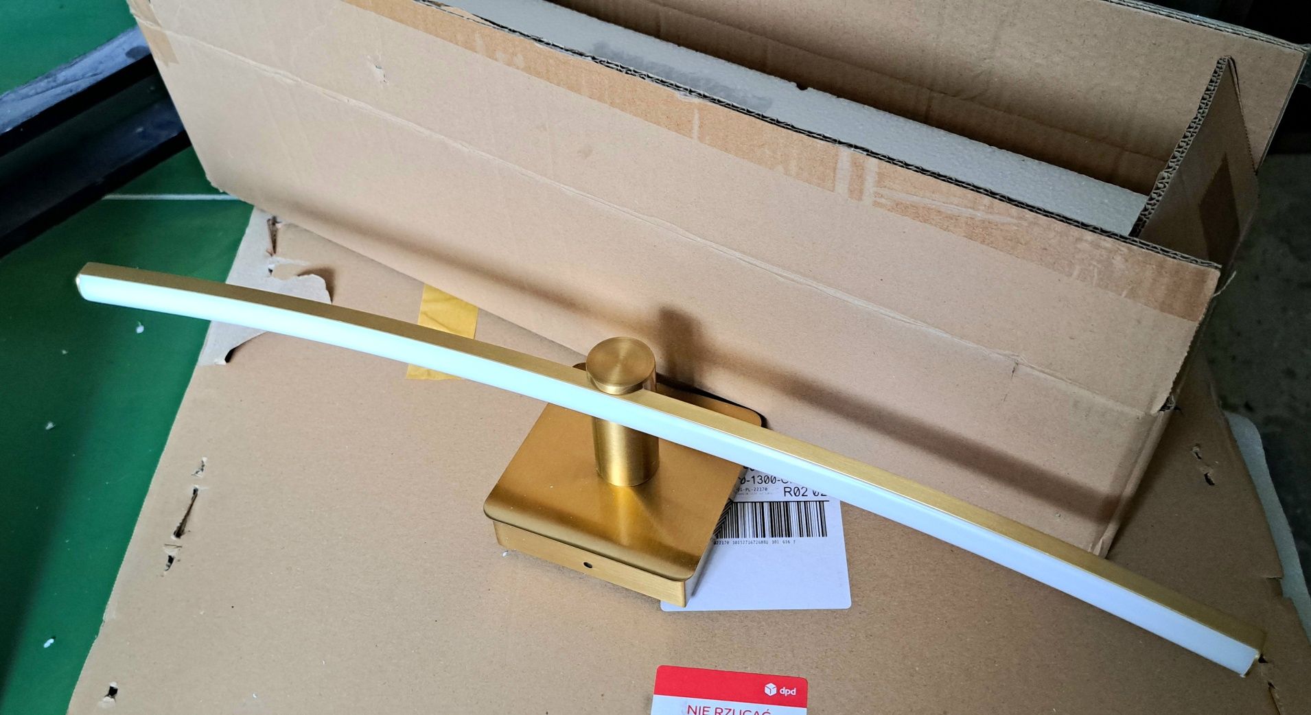 Kinkiet do łazienki_ szczotkowane złoto _ półokrągły _ 60 cm _Modern
