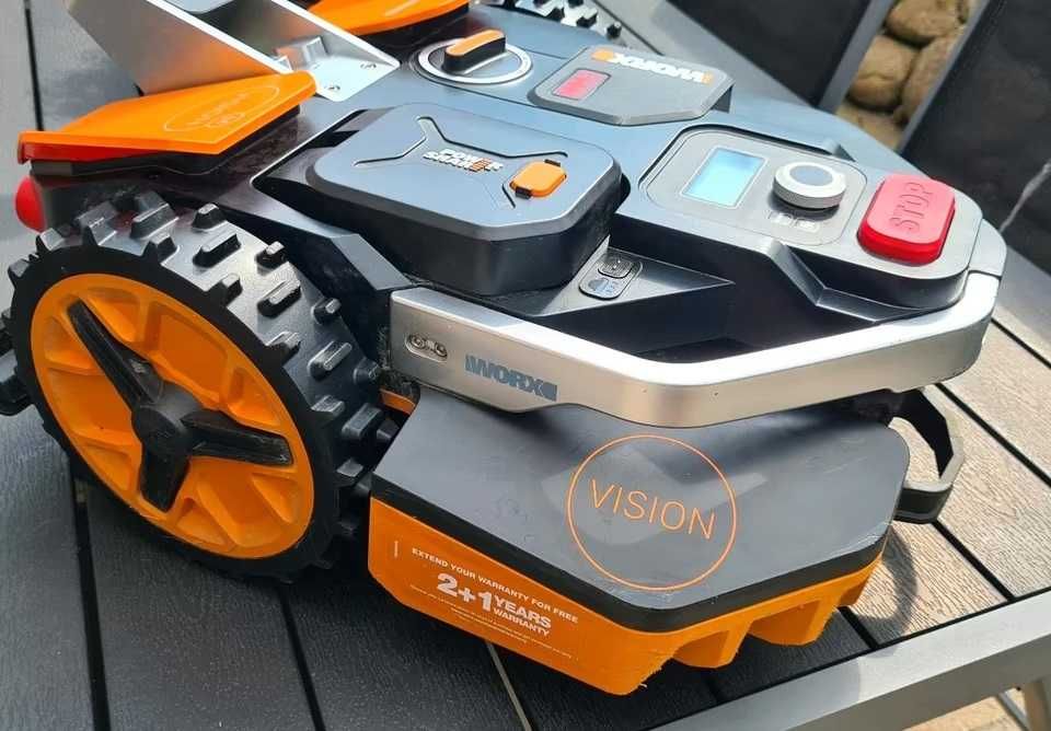 Robot jeżdżąco-koszący Worx Landroid Vision do powierzchni 800 m²