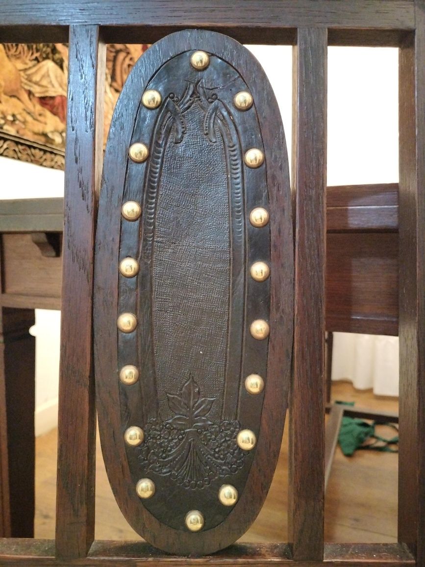 Mesa de sala de jantar com cadeiras madeira maciça