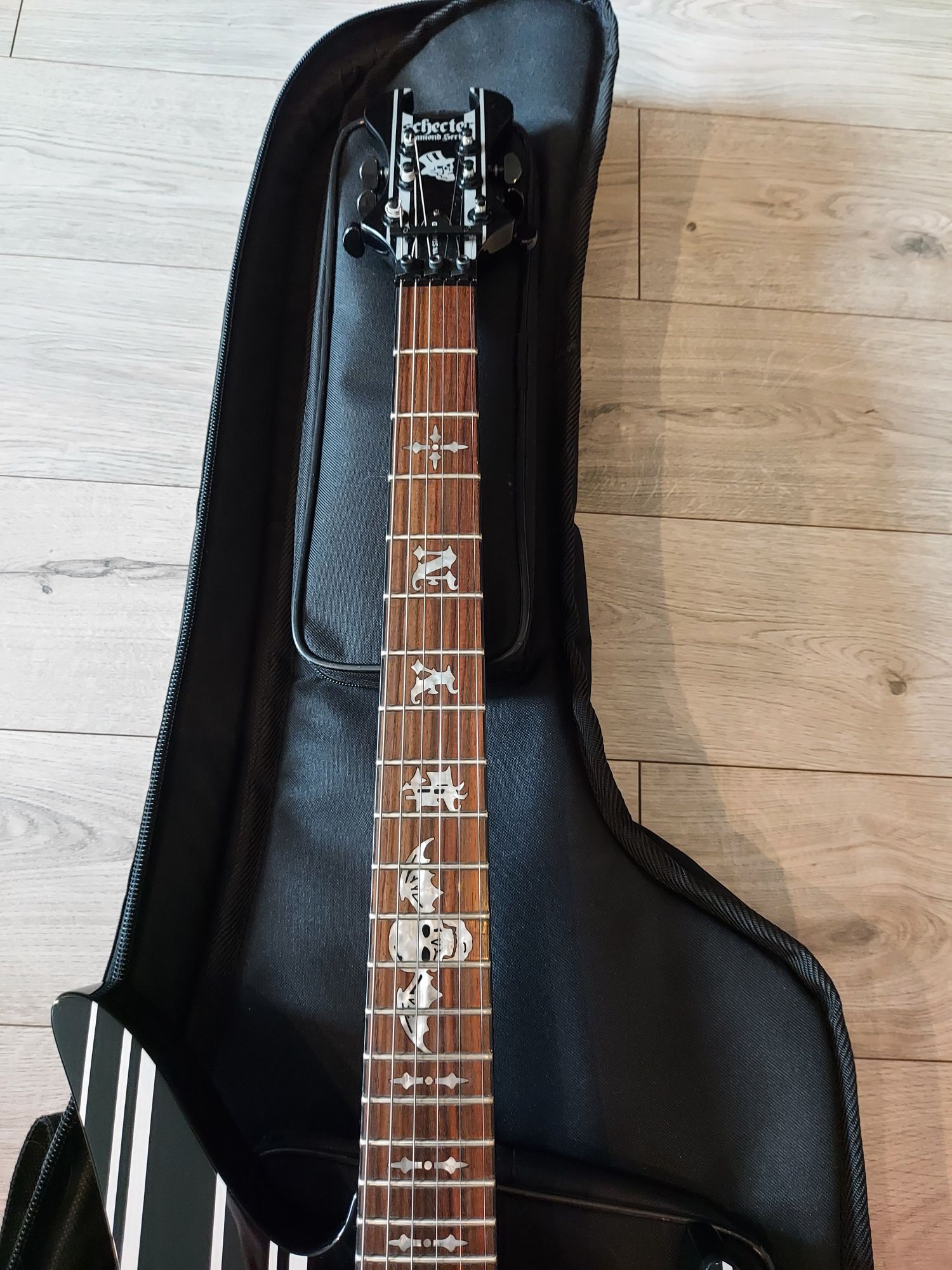 Schecter Synyster Gates Standard - gitara elektryczna