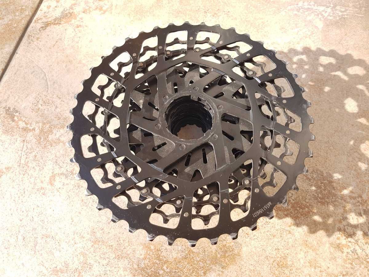 rowerowa kaseta SRAM 11s, 11-42T, kompatybilne Shimano/SRAM, stan BDB