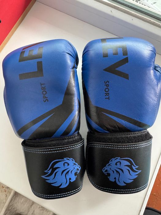 Рукавиці для боксу або карате