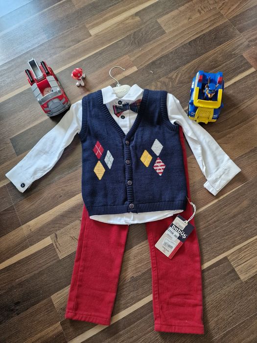 Продам святковий комплект костюм сорочка, брюки , жилетка для хлопчика