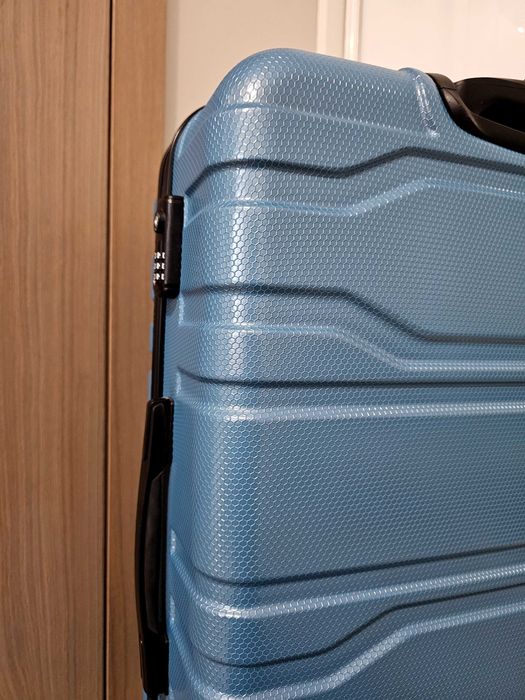 Duża walizka z polikarbonu marki Wittchen