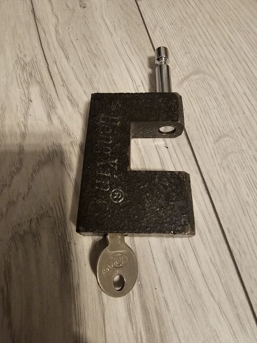 Kłódka z kluczem