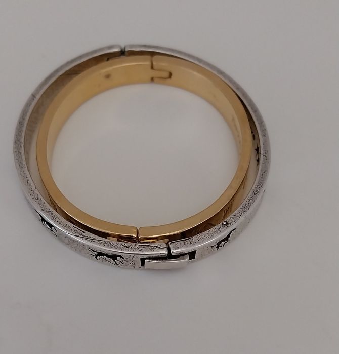 Duas pulseiras originais TwoJeys