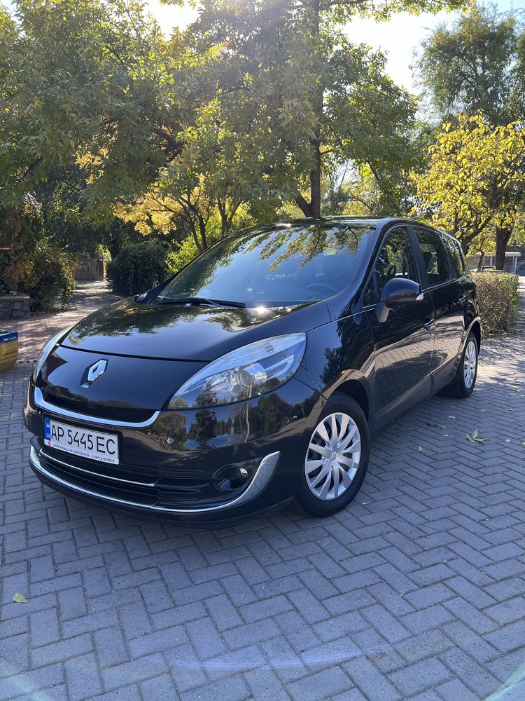 Renault Grand Scenic 3 (2012, 1. 5 dci Diesel 81 кВт 110 к. с)