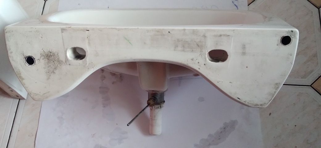 Umywalka duża z obudową na syfon 59x45