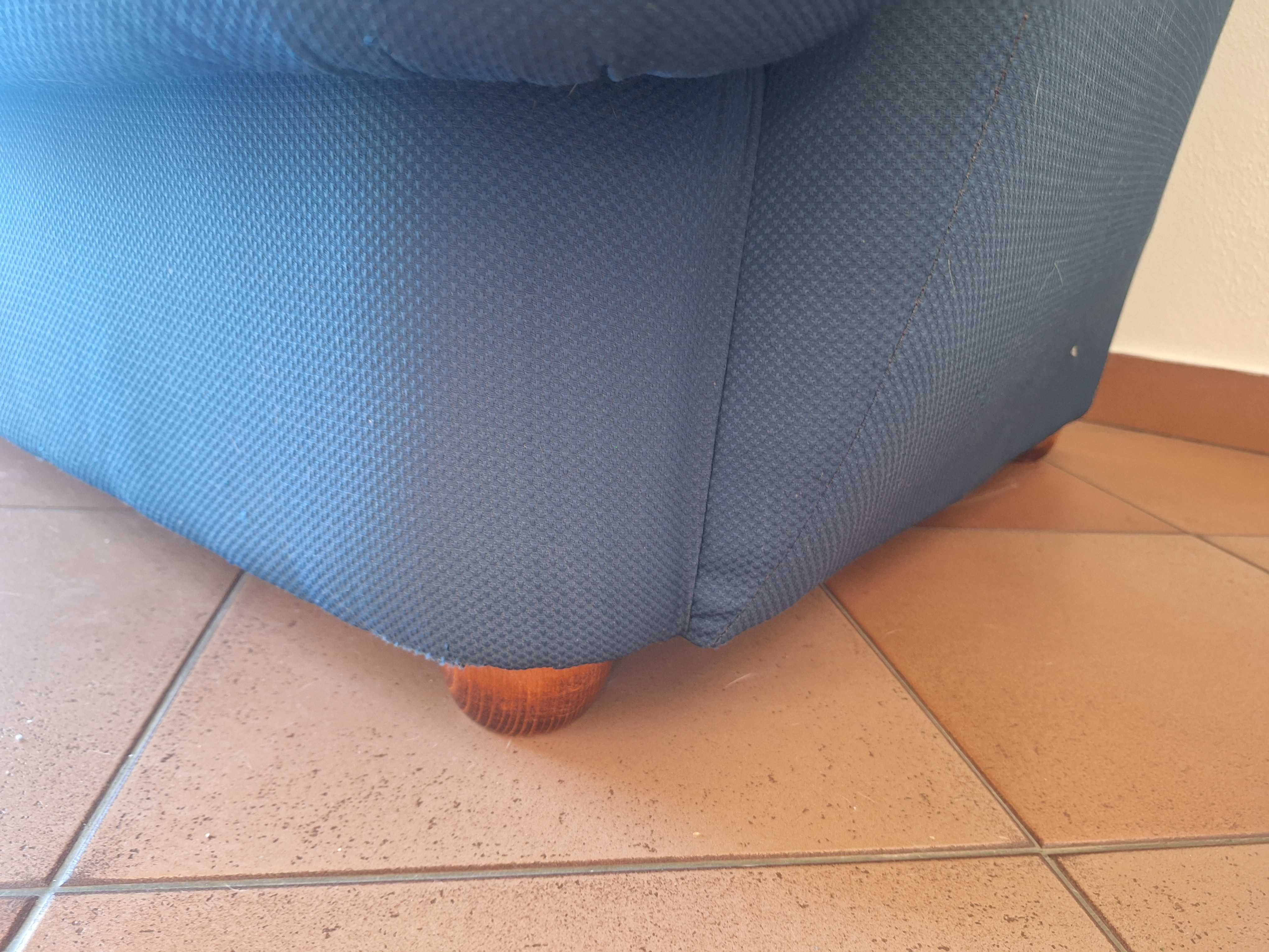 Sofá azul impacável