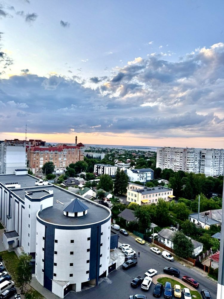 Продається  3х кім. кв. В Центрі міста по  вул. Грушевського