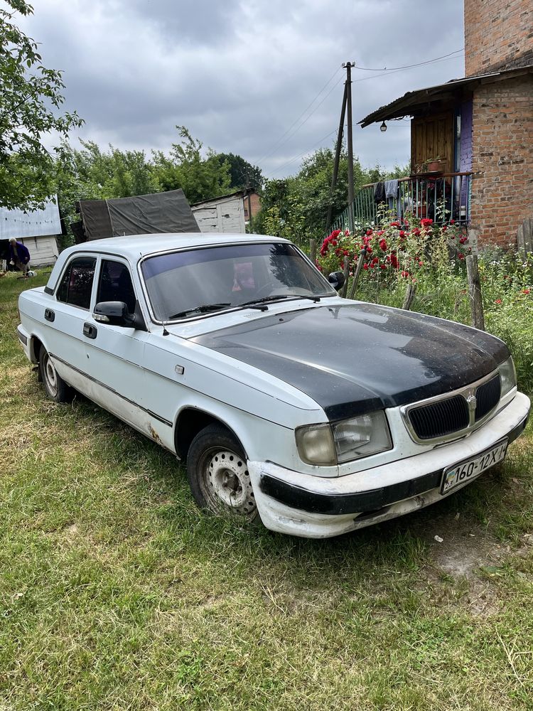 ГАЗ 3110 білого кольору