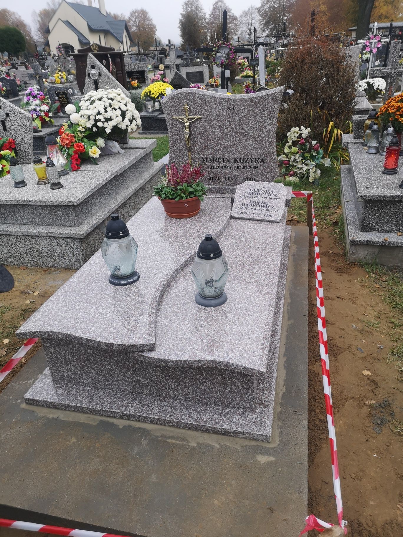 Pomniki, Nagrobki, Piwnice grobowe