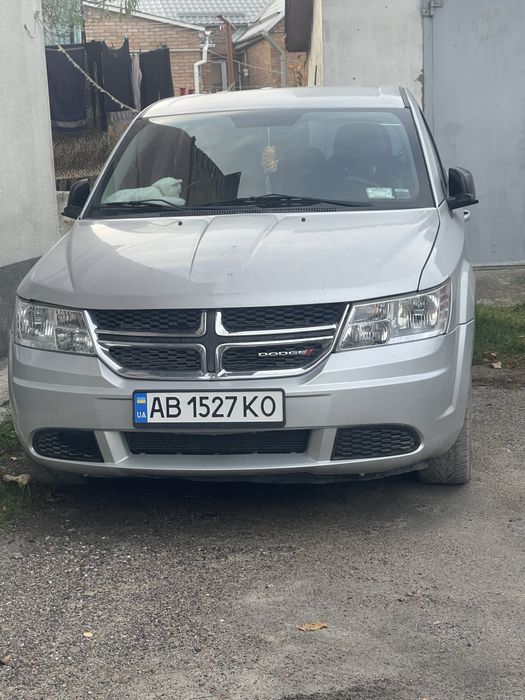 Продам додж джорни 2012 года бензин2.4