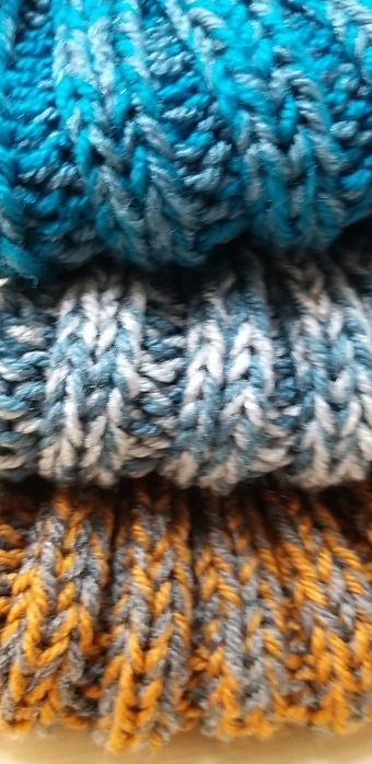 Gorros feitos à mão.