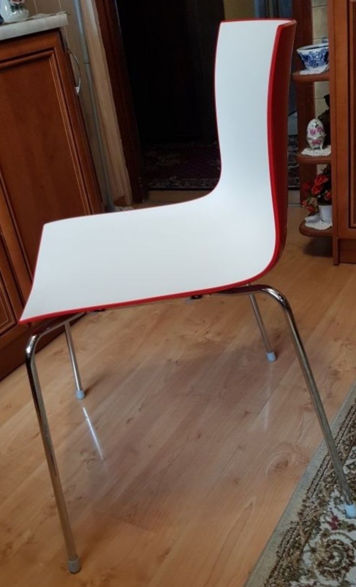 Nowe Krzesła lakierowane