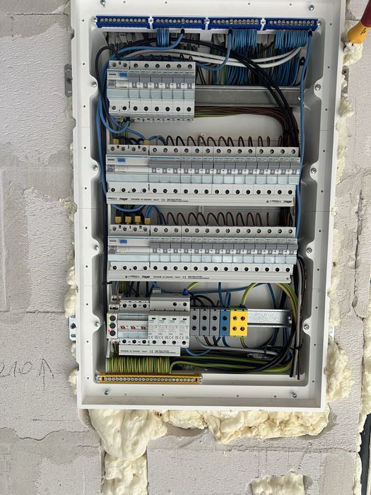 Elektryk, profesjonalne instalacje elektryczne nowe, wymiany, awarie