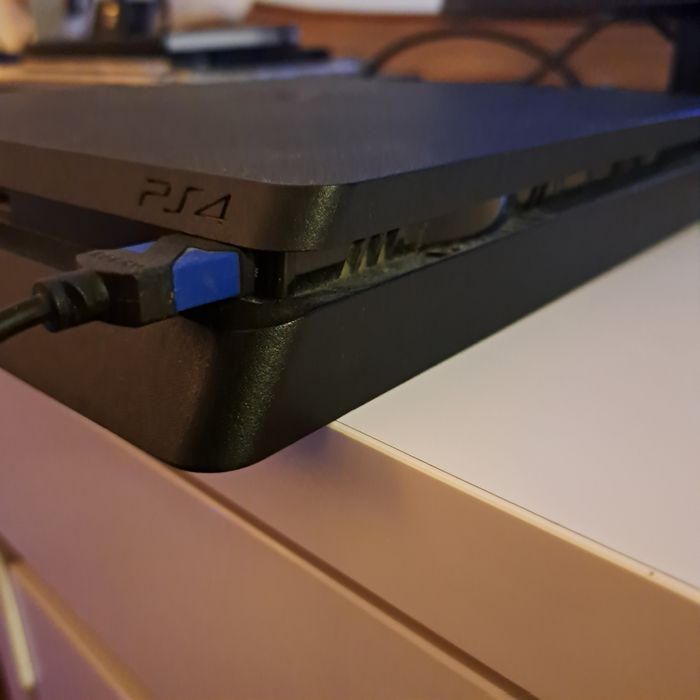 Playstation 4 Slim 1Tb