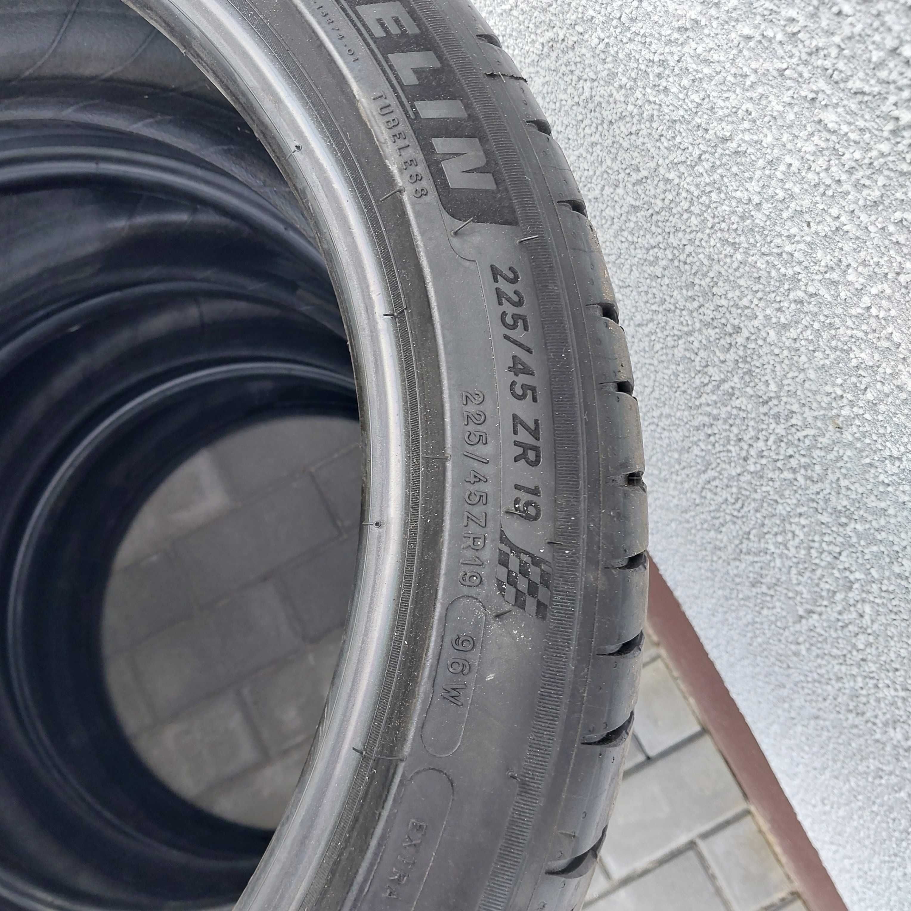 Opony Michelin 225/45 R19