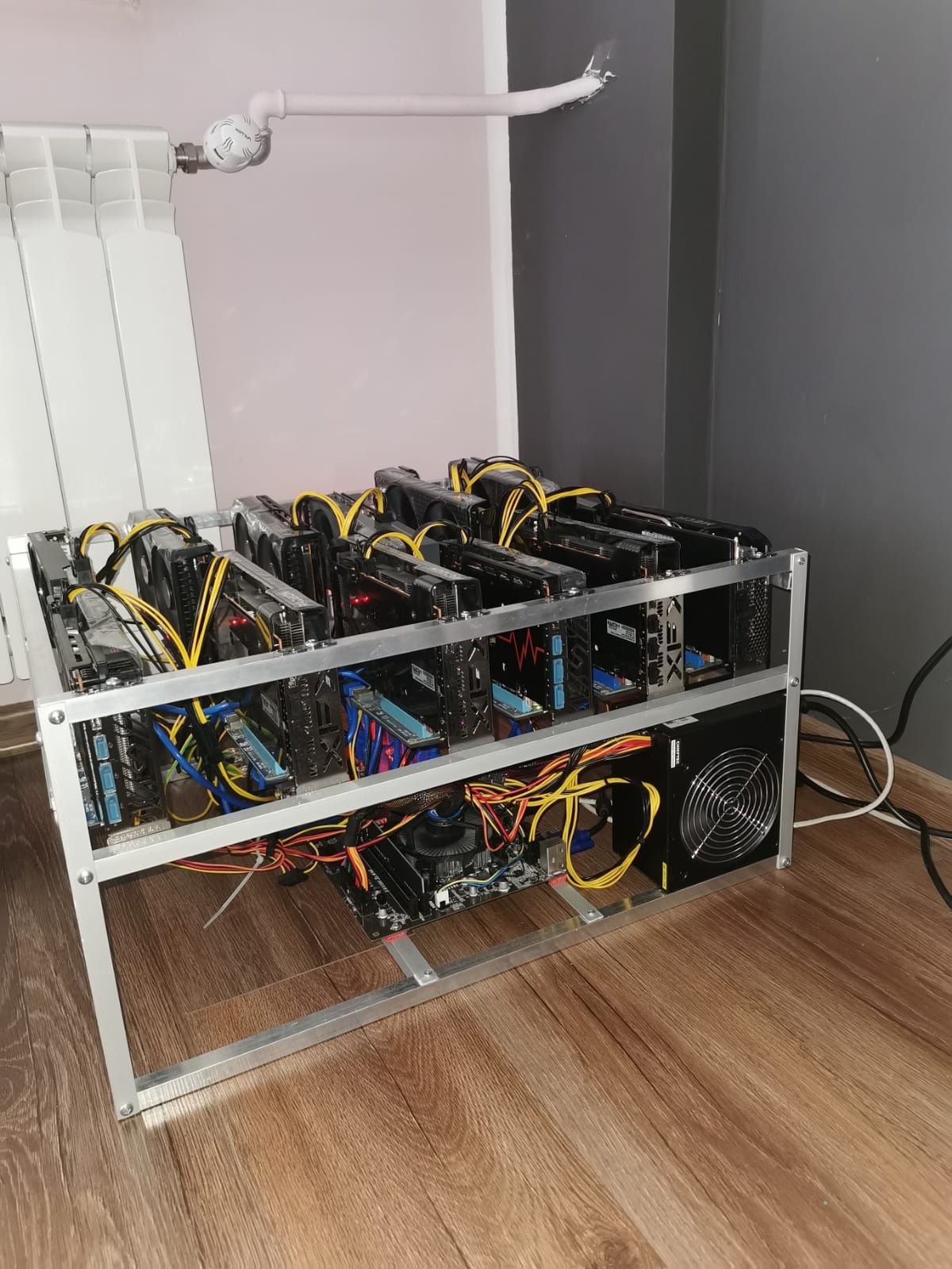 Koparka kryptowalut 12 x RX6600, 350MH/S