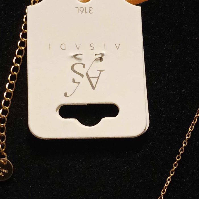 Naszyjnik damski z dużą koniczyną.