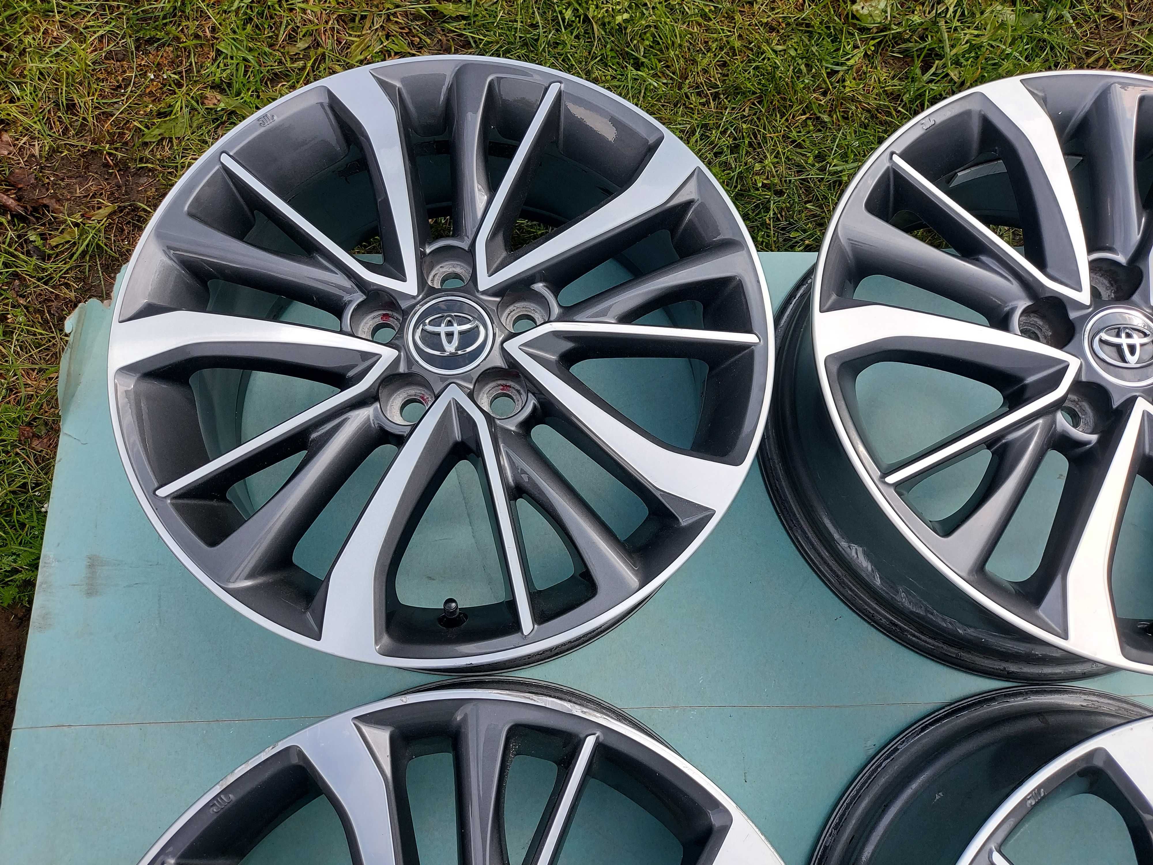 Felgi oryginalne  Toyota 17" et 45