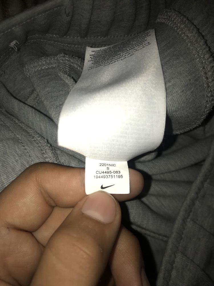 Продаю оригинальные штаны nike tech fleece grey в идеальном состояние