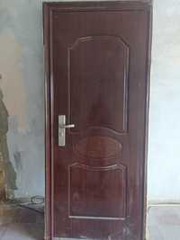 Вхідні металеві двері
