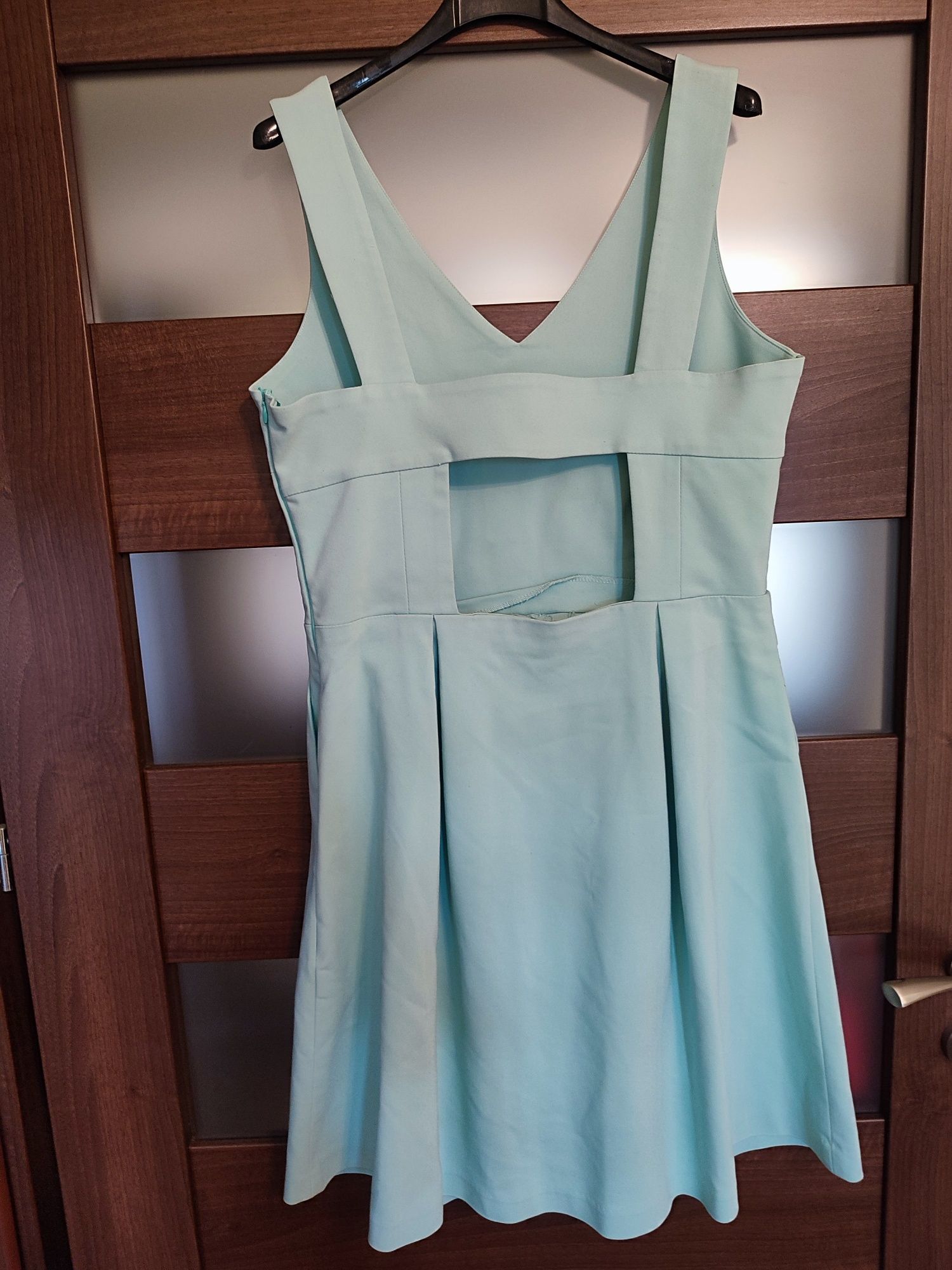 Miętowa sukienka, efektowne plecy, wesele, impreza, Reserved xl 42