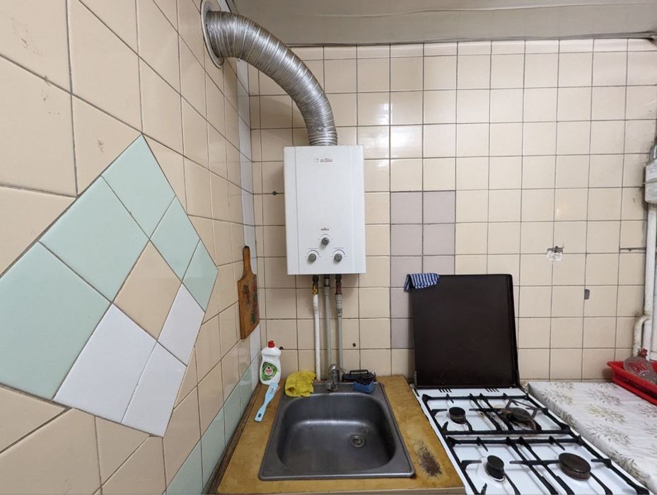 2 поверх, двокімнатна