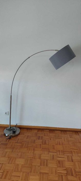 Candeeiro de Pé Curvo Livarno
