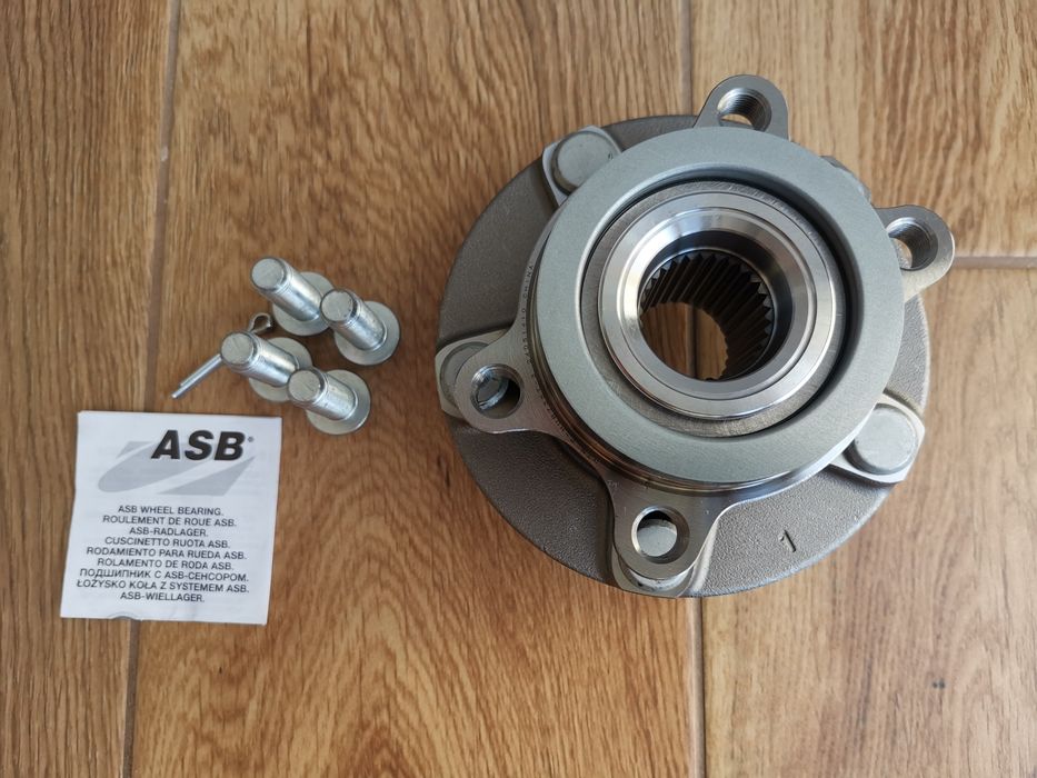 X trail t31 ступиця з підшипником передня SNR R168.73