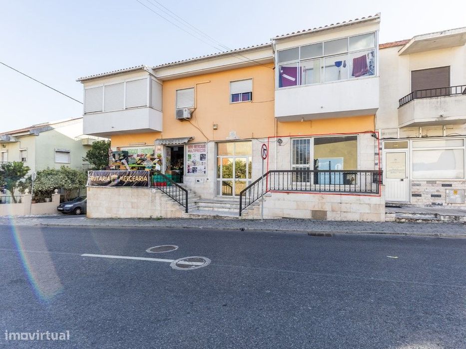 Loja Para Arrendamento Em Casal De Cambra