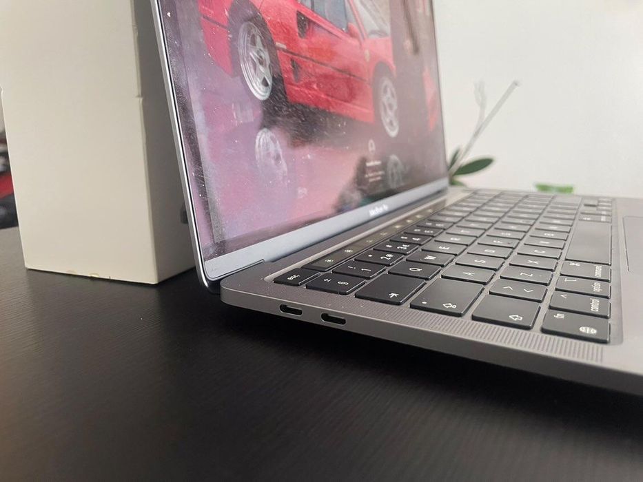 Apple Macbook Pro M2