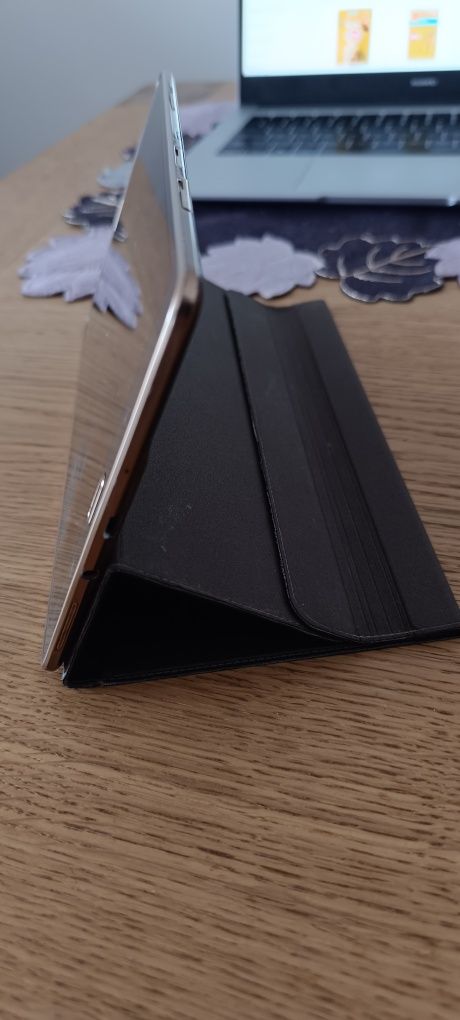 Tablet samsung galaxy s (sm-t705) z kartą sim