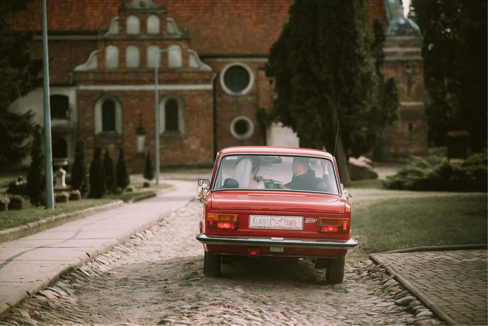 Auto do wynajęcia FIAT 125p czerwony