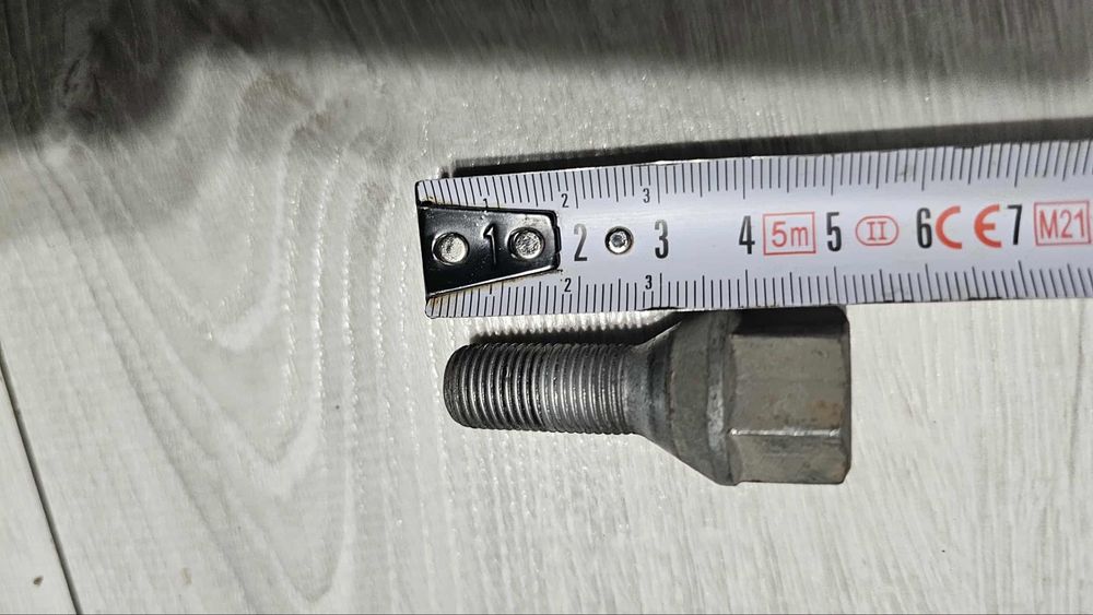 Śruba do felg kpl 20 sztuk