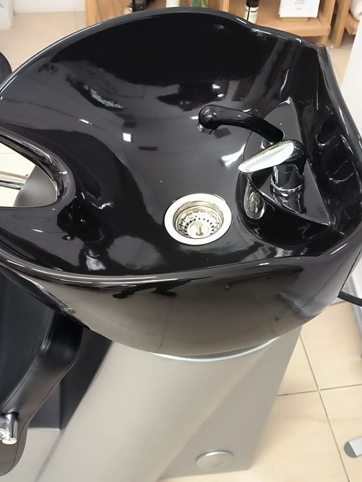 Rampa de Lavagem com Bacia de Cerâmica Preta