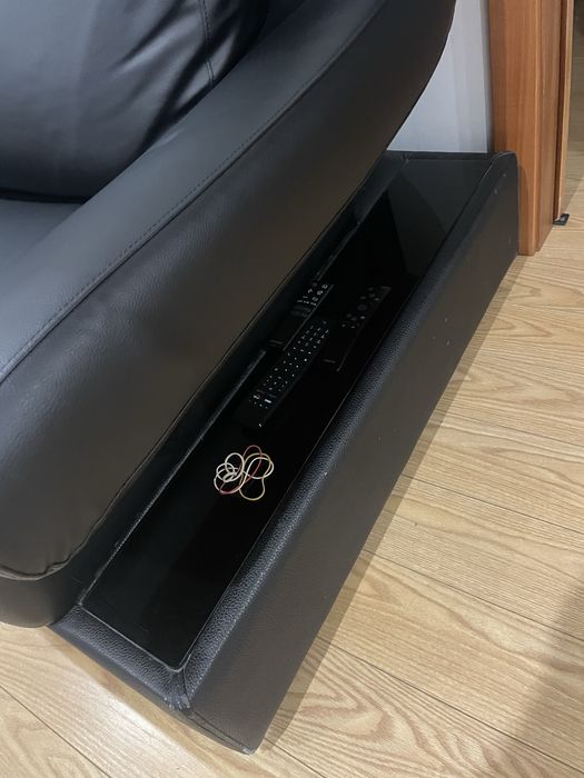 Sofa com  espaco para 9 pessoas