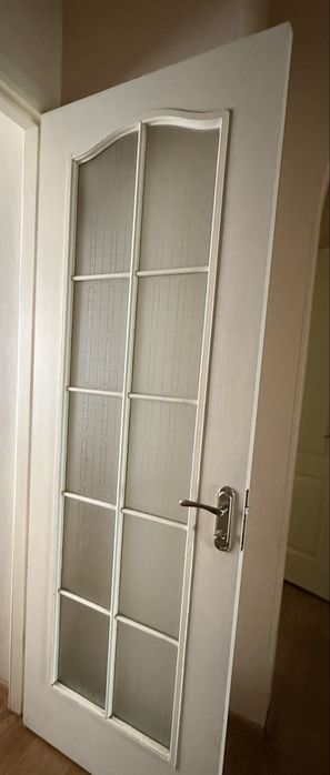 Продам Двері з петлями і ручками