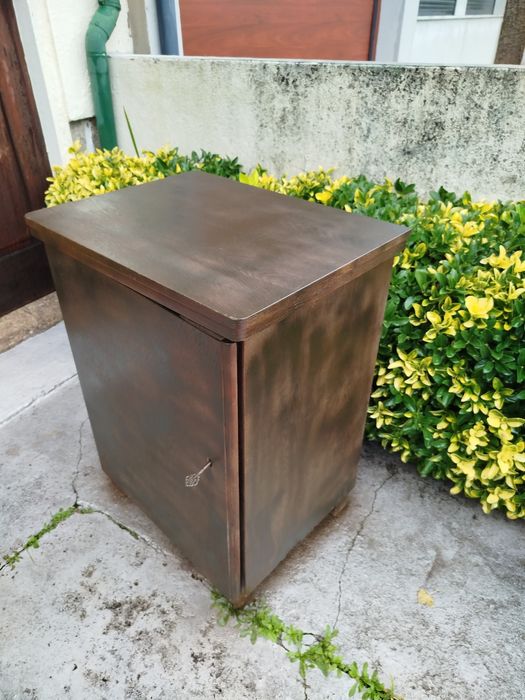 Móvel de máquina de costura