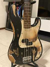 Precission Bass Squier Relic