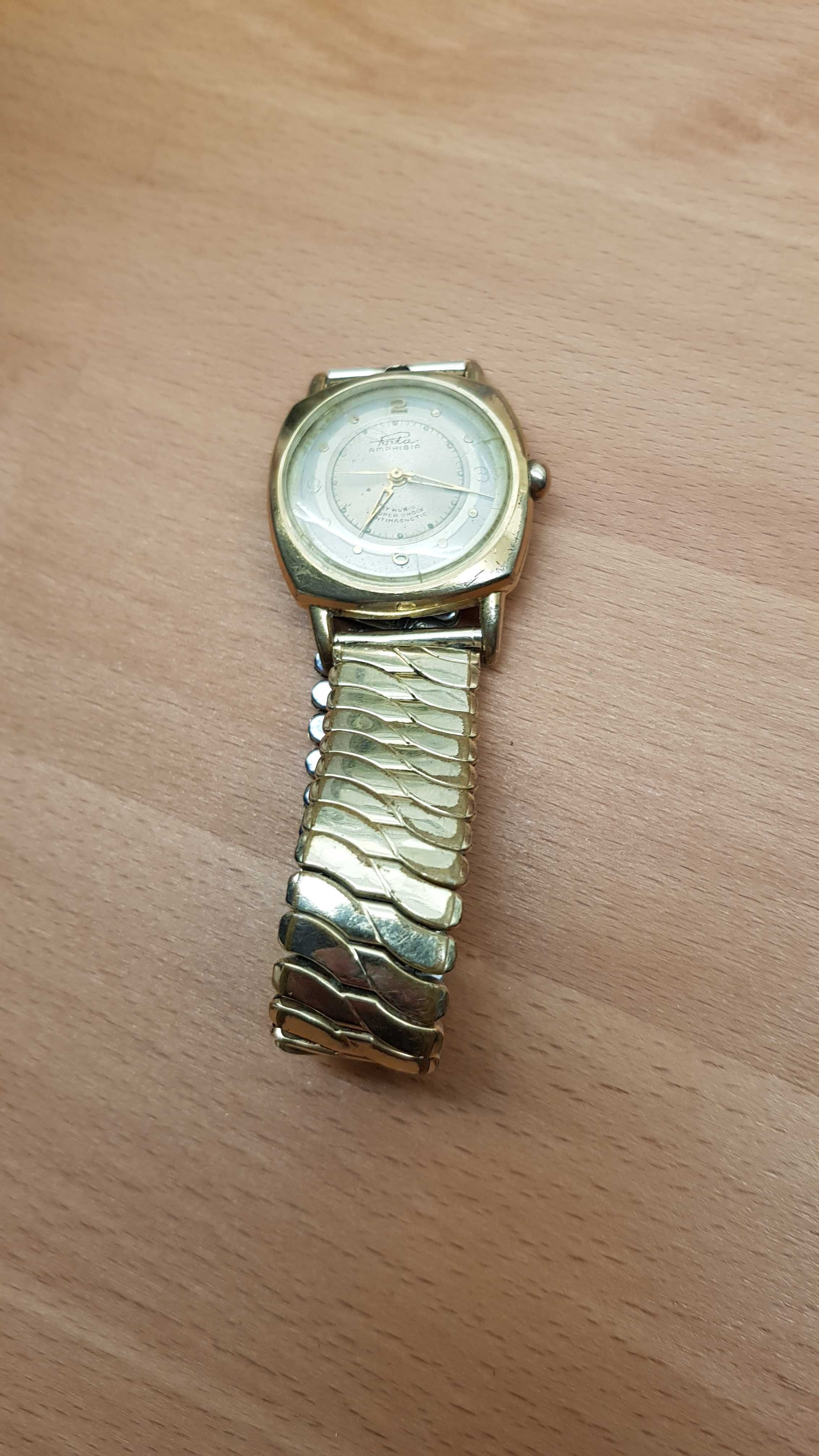Stary zegarek *Porta Amphibia*