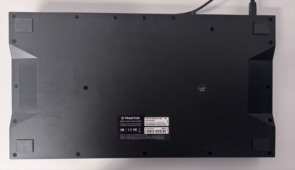 DJ контролер Native Instruments Traktor Kontrol S2 MK3