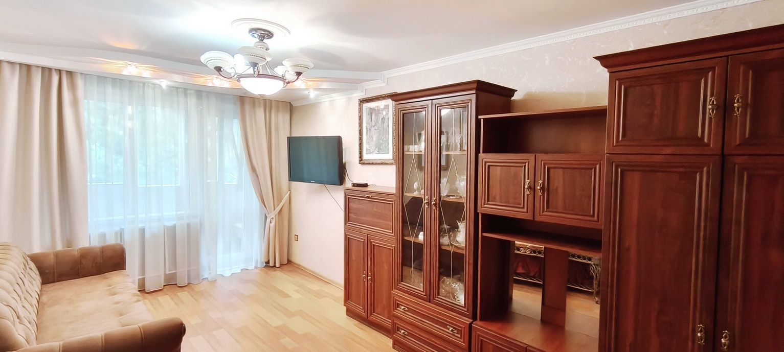 Продається хороша 2-кім. квартира на 3-му поверсі в м.Калуш
