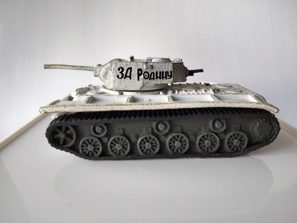 1/72 Tanque Soviético KV-1S - 2° Guerra Mundial (1943/1945)