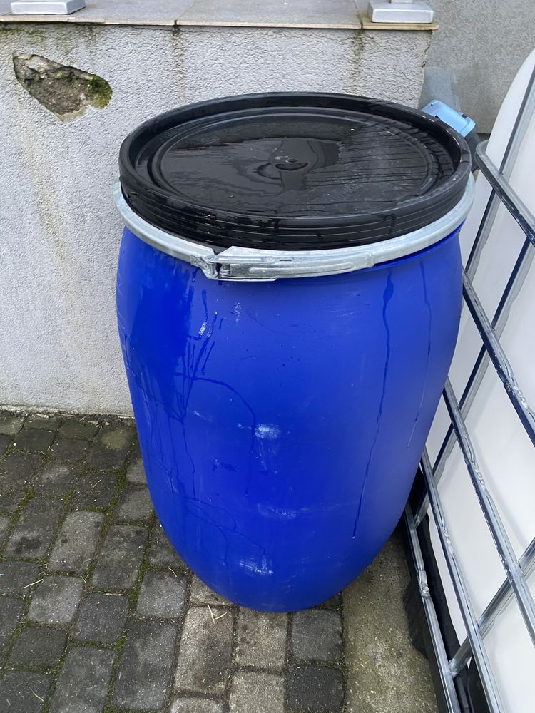 Beczka plastikowa z deklem 200l