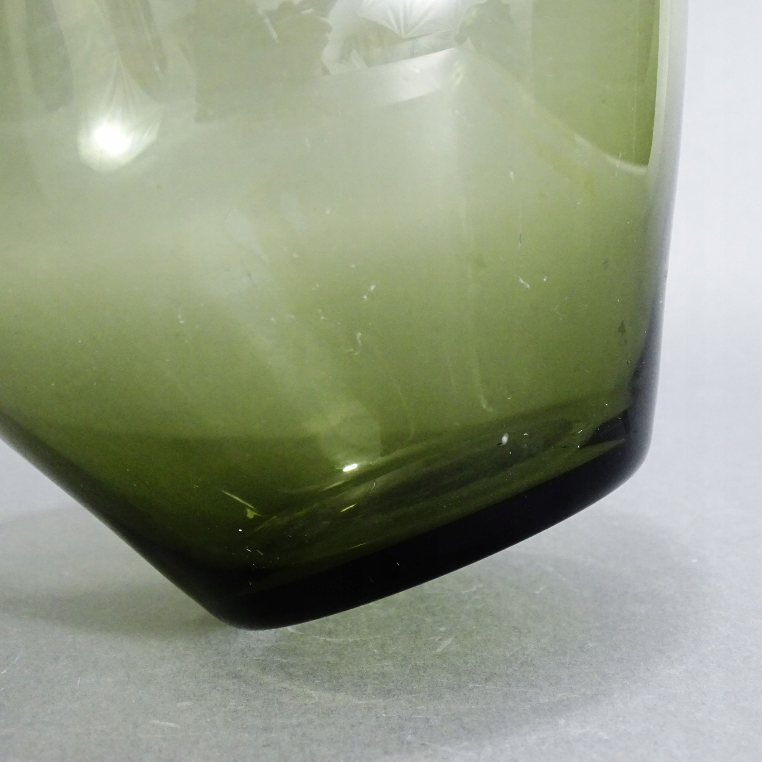 lata 50/60 piękny modernistyczny wazon z dymionego szkła