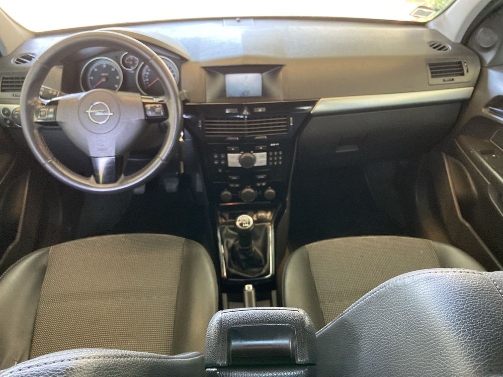 Opel Astra 1.7 Diesel 2009 em bom estado.